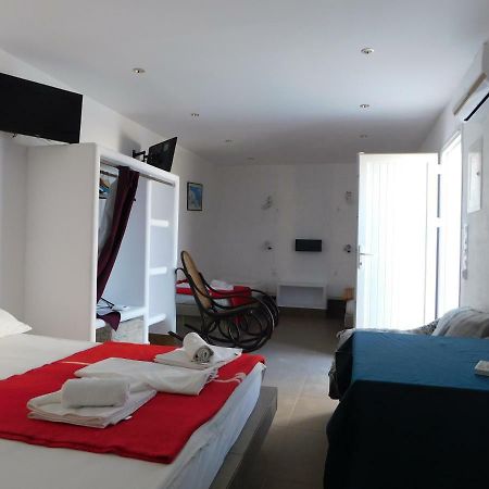 Sea Side Perivolos Hotel ภายนอก รูปภาพ