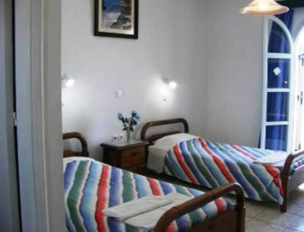 Sea Side Perivolos Hotel ภายนอก รูปภาพ
